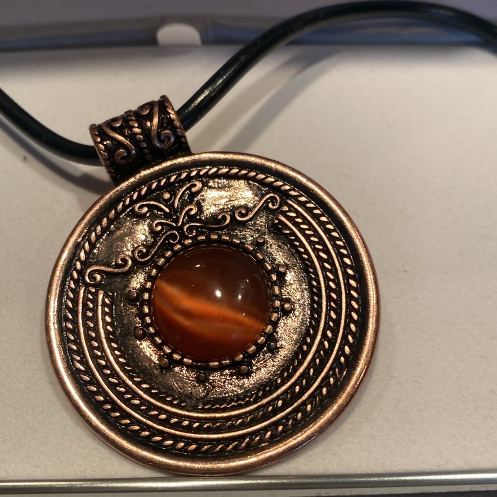 NIB Bronze one Medallion with Brown Luminescent Stone